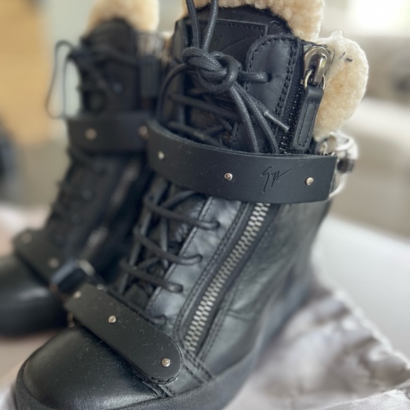 Giuseppe Zanotti Shearling lined Wedge Sneaker 7.5 Like New - Picture 7 of 10